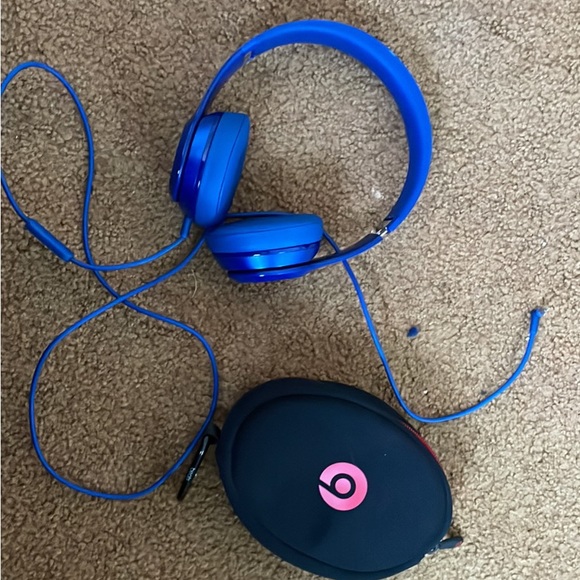 Beats Solo headphones - Picture 2 of 3